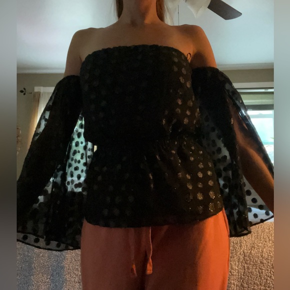 Flowy off the shoulder top - Picture 2 of 3